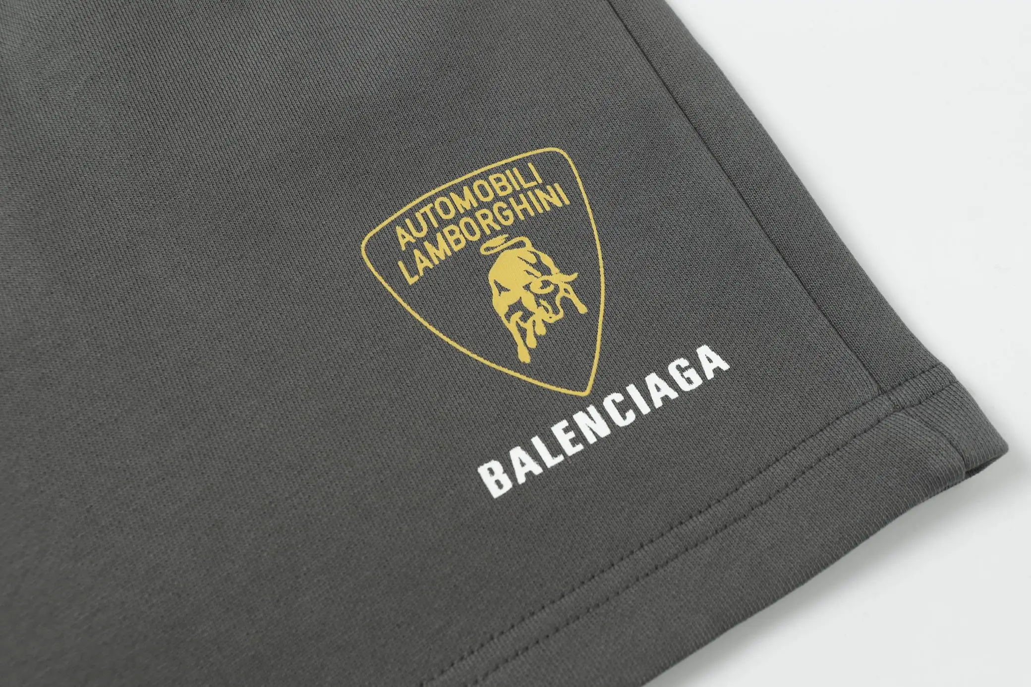 Logo-Print Fleece Sweat Shorts D18518698 — view 5