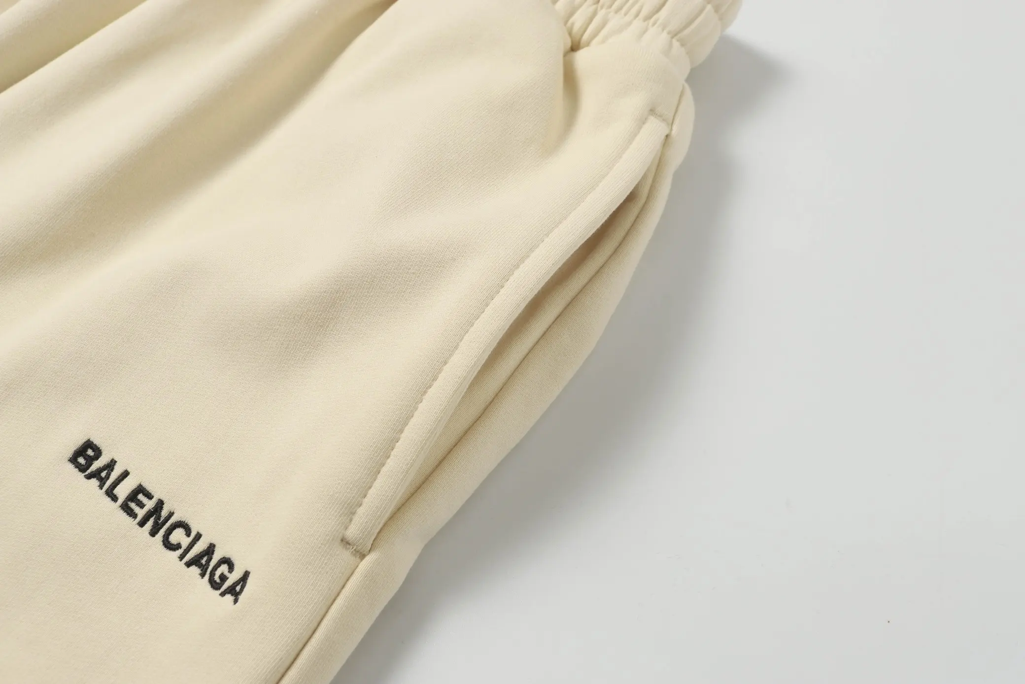 Logo Embroidered Cotton-Jersey Shorts D17518692 — view 4