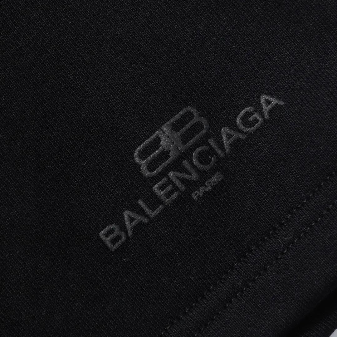 Balenciaga x Adidas Logo-Embroidered Fleece Shorts D18012824 — view 3