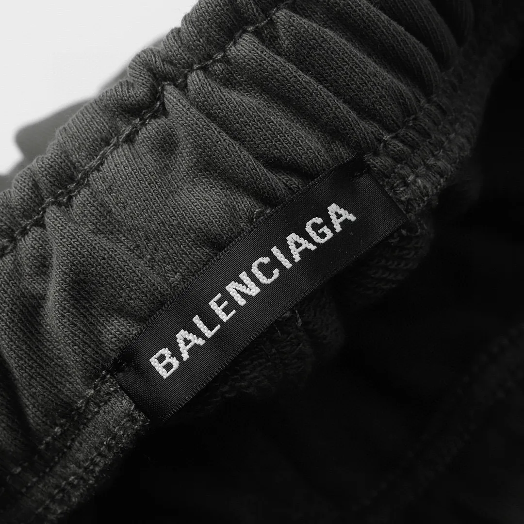 Balenciaga x Adidas Logo-Embroidered Fleece Shorts D18012825 — view 6