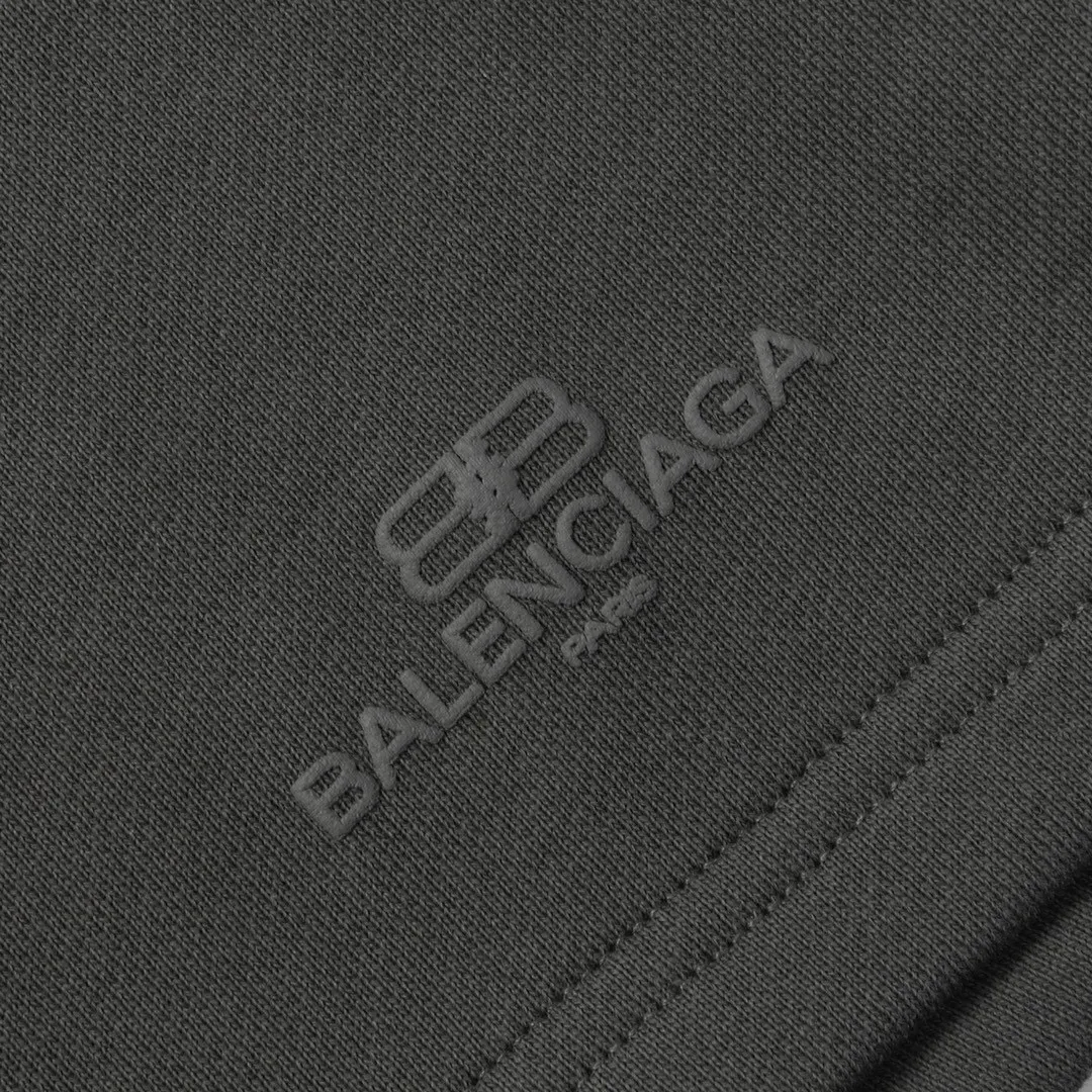 Balenciaga x Adidas Logo-Embroidered Fleece Shorts D18012825 — view 7
