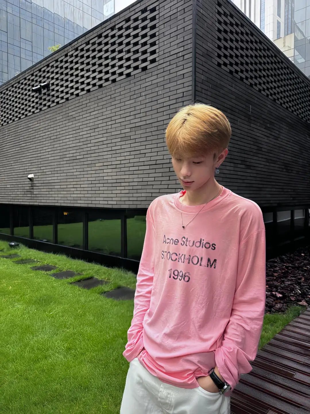 1996 Logo Print Slub Cotton Long-Sleeve T-Shirt D13023708 — view 52