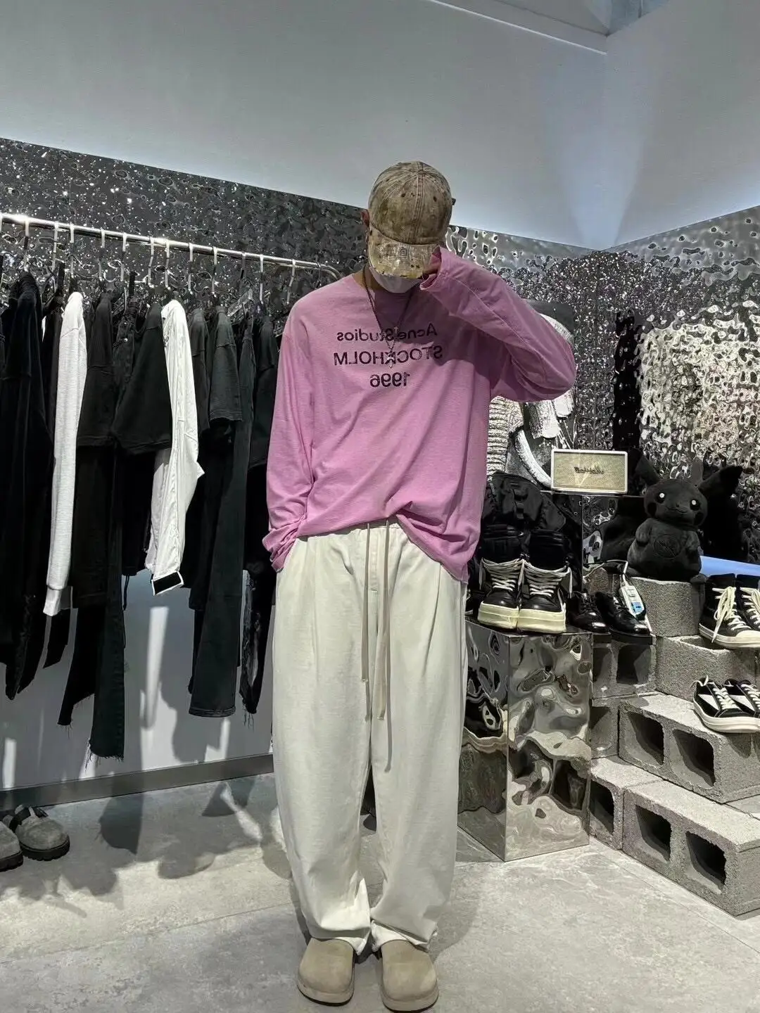 1996 Logo Print Slub Cotton Long-Sleeve T-Shirt D13023708 — view 84