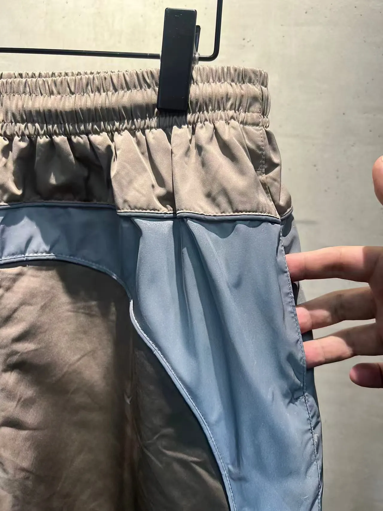 Bodies Reflective Poplin Sports Shorts D21018677 — view 22