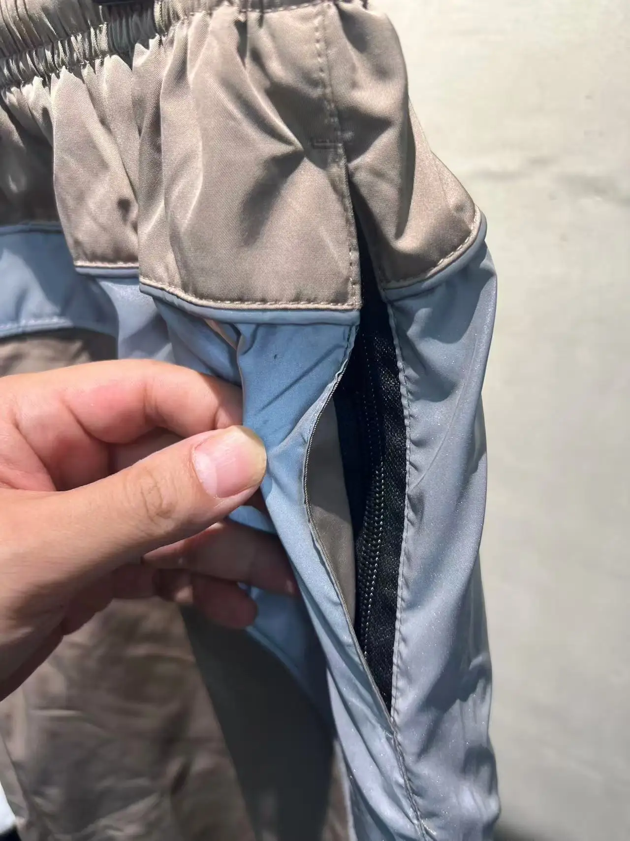 Bodies Reflective Poplin Sports Shorts D21018677 — view 23