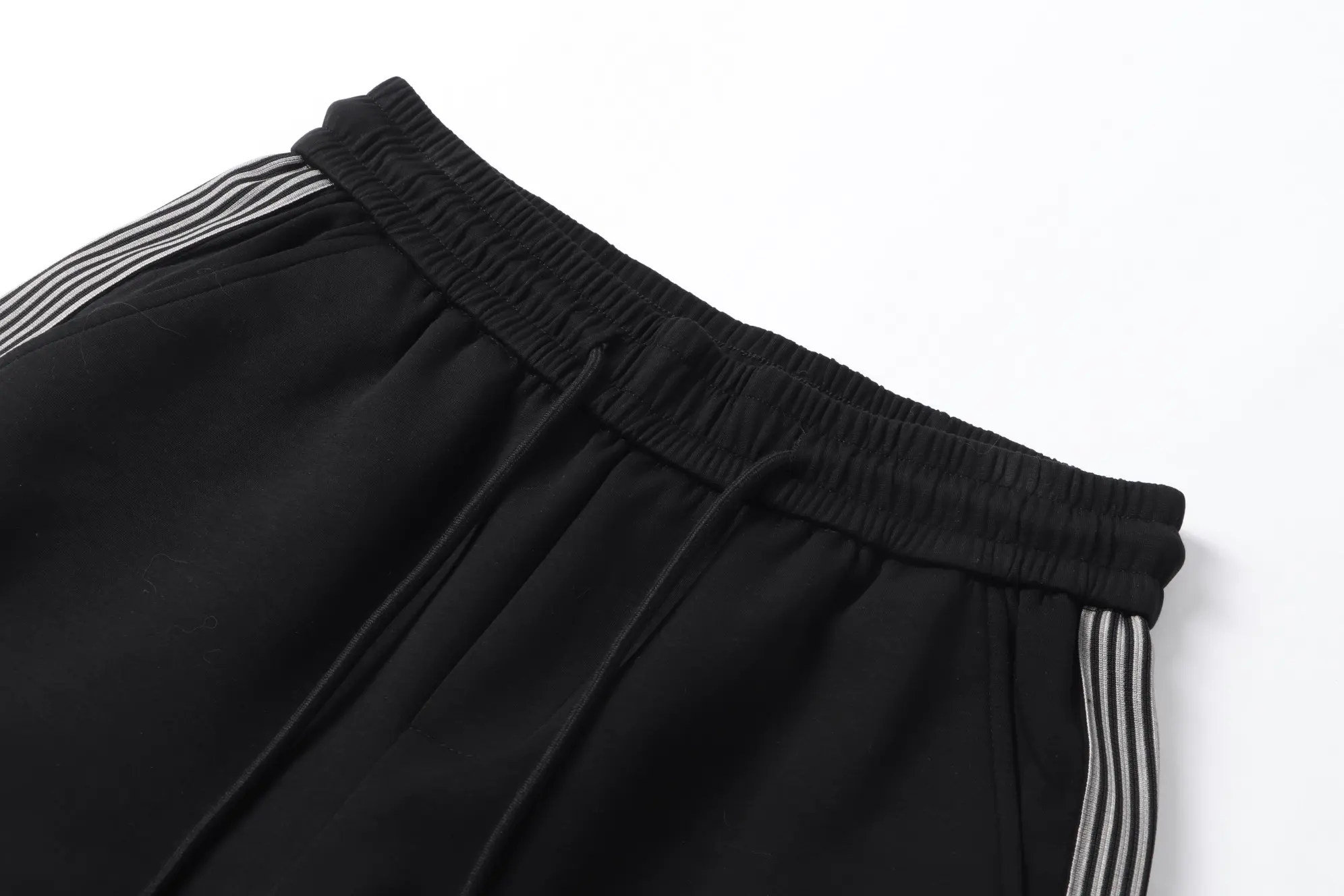 Logo Patch Striped Trim Casual Shorts D14011017 — view 3