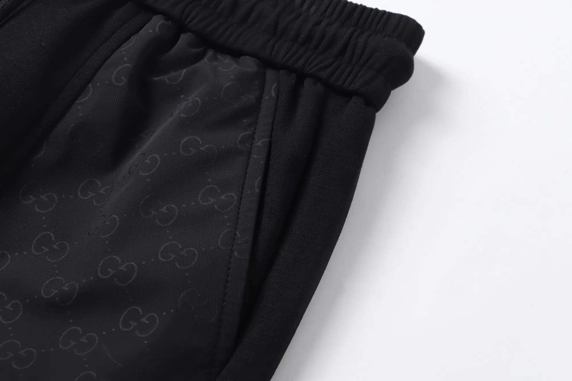 Logo-Panelled Drawstring Casual Shorts D14011018 — view 4