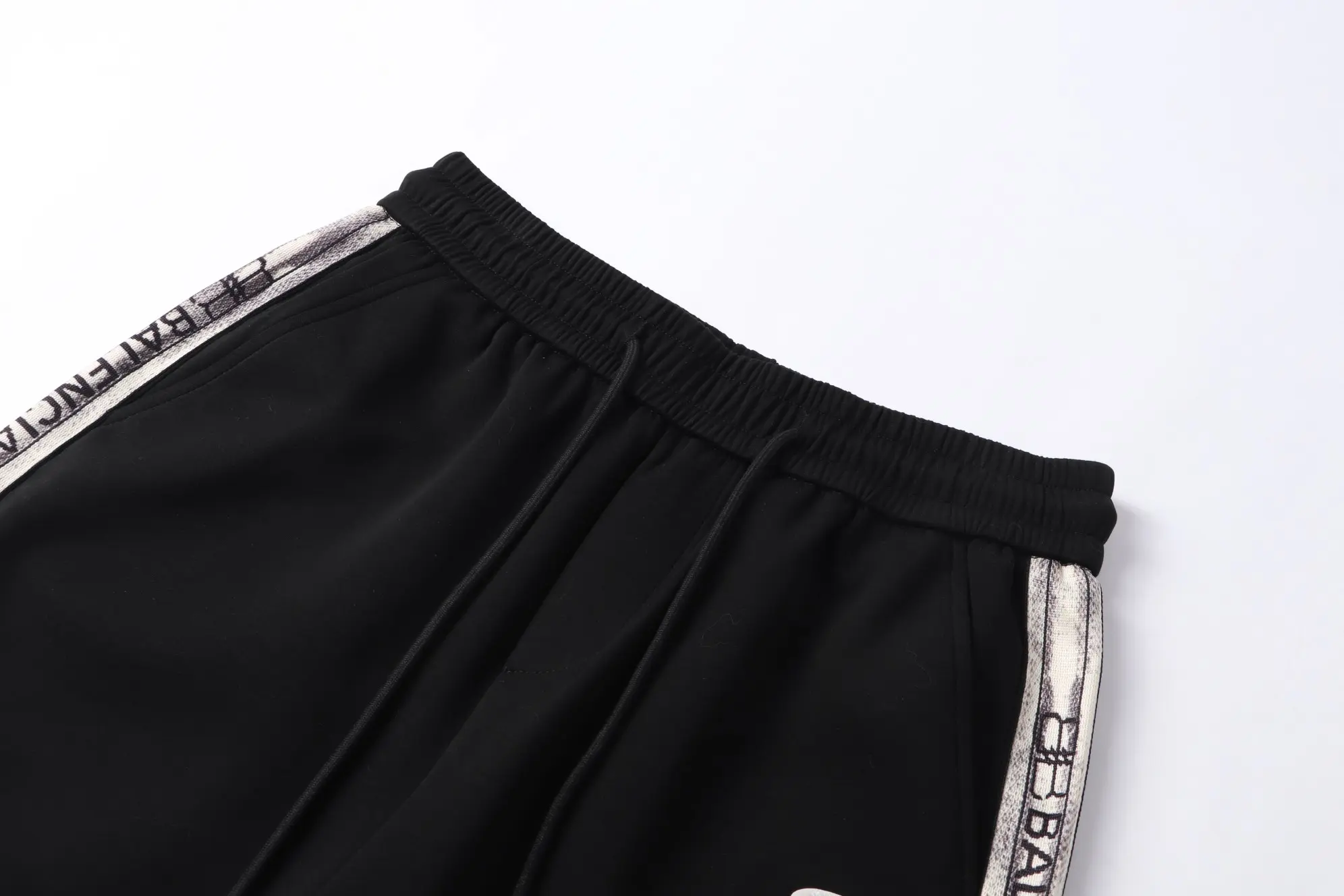 Logo-Print Webbing-Trimmed Cotton Shorts D14011019 — view 3
