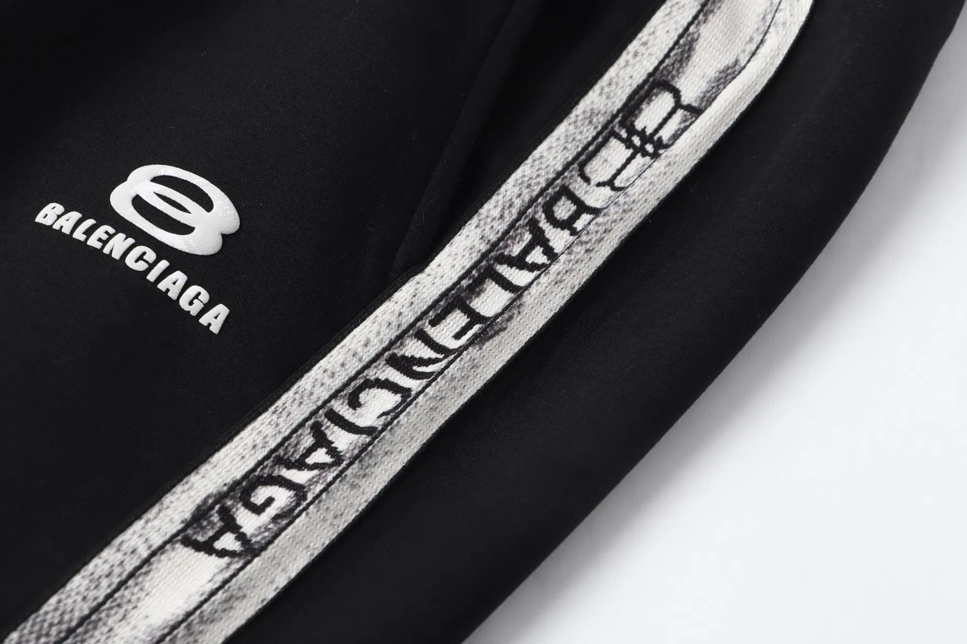 Logo-Print Webbing-Trimmed Cotton Shorts D14011019 — view 6