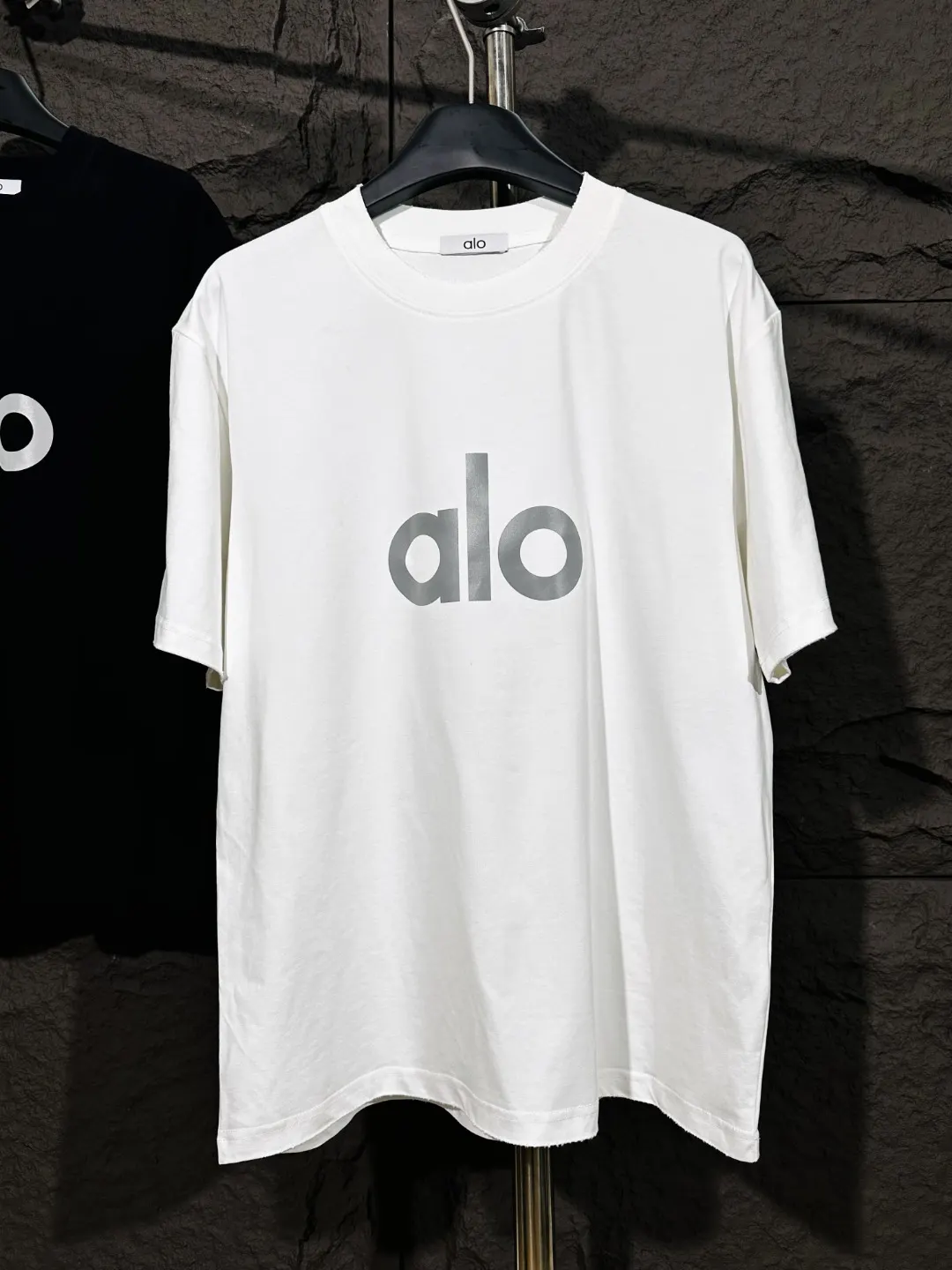 Distressed Logo Reflective T-Shirt D4515337 — view 2