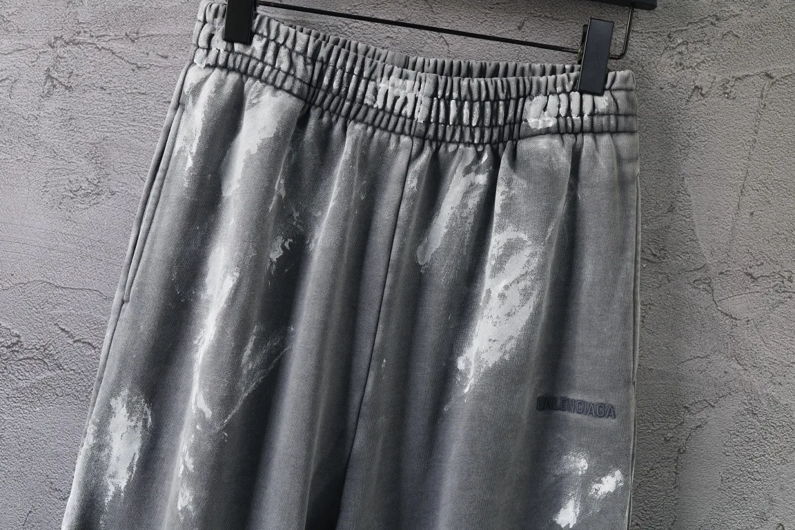 Graffiti Paint-Splatter Embroidered Sweats D30918815 — view 3
