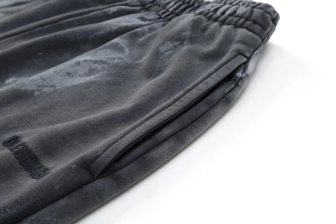 Graffiti Paint-Splatter Embroidered Sweats D30918815 — view 16