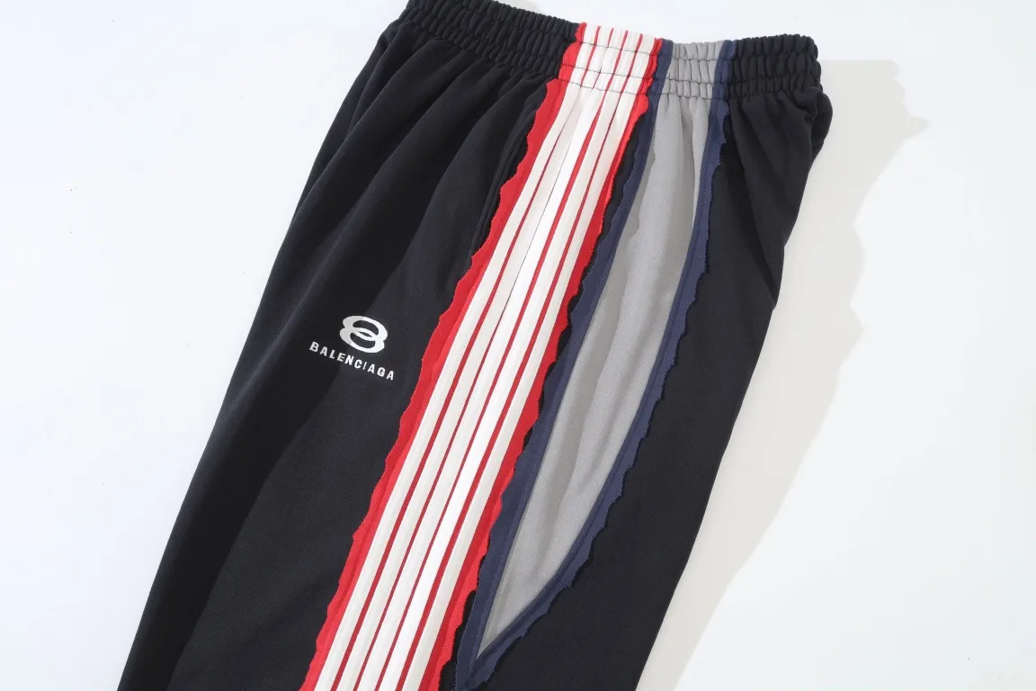Logo Embroidered Paneled Track Pants D33912546 — view 3