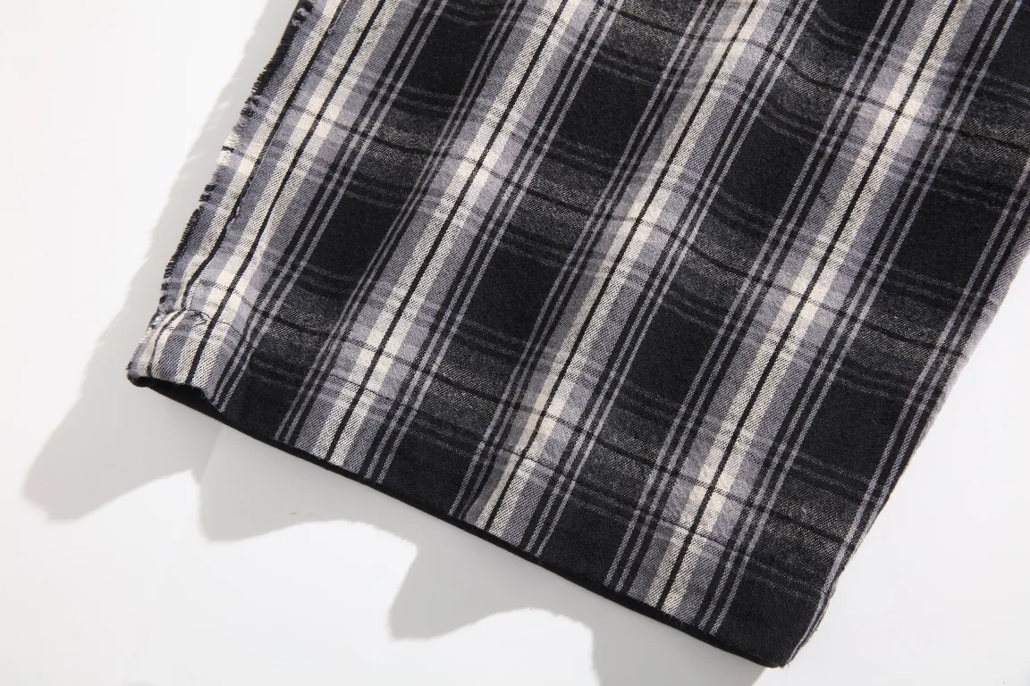 Distressed Plaid Wide-Leg Trousers D25918797 — view 3