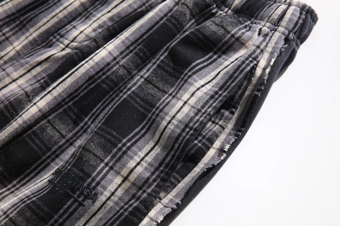 Distressed Plaid Wide-Leg Trousers D25918797 — view 4
