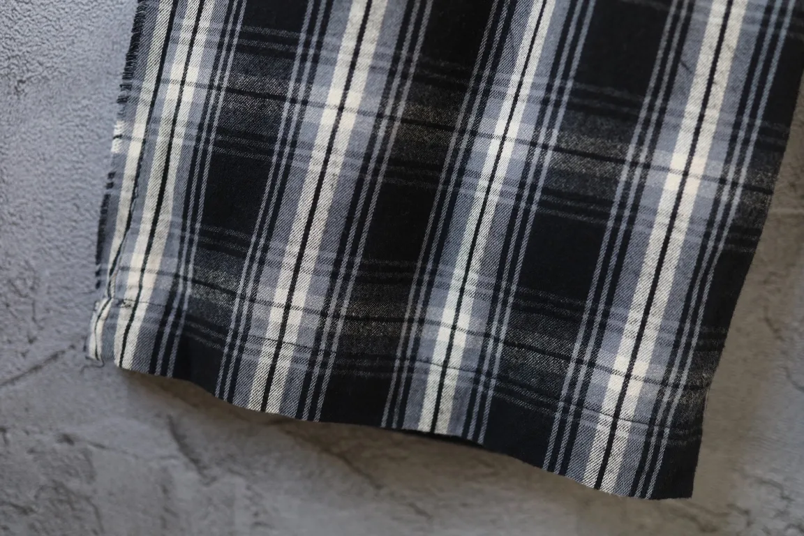 Distressed Plaid Wide-Leg Trousers D25918797 — view 16