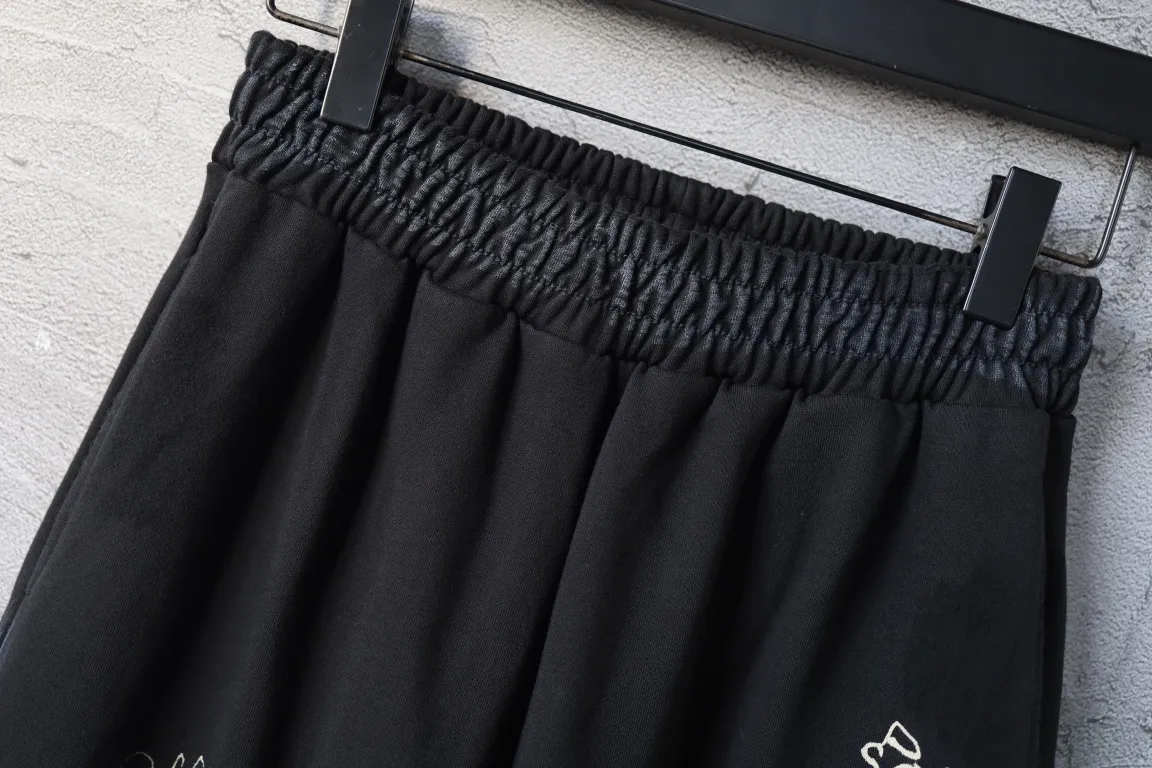 Signature Print Distressed Sweatpants D27921312 — view 6