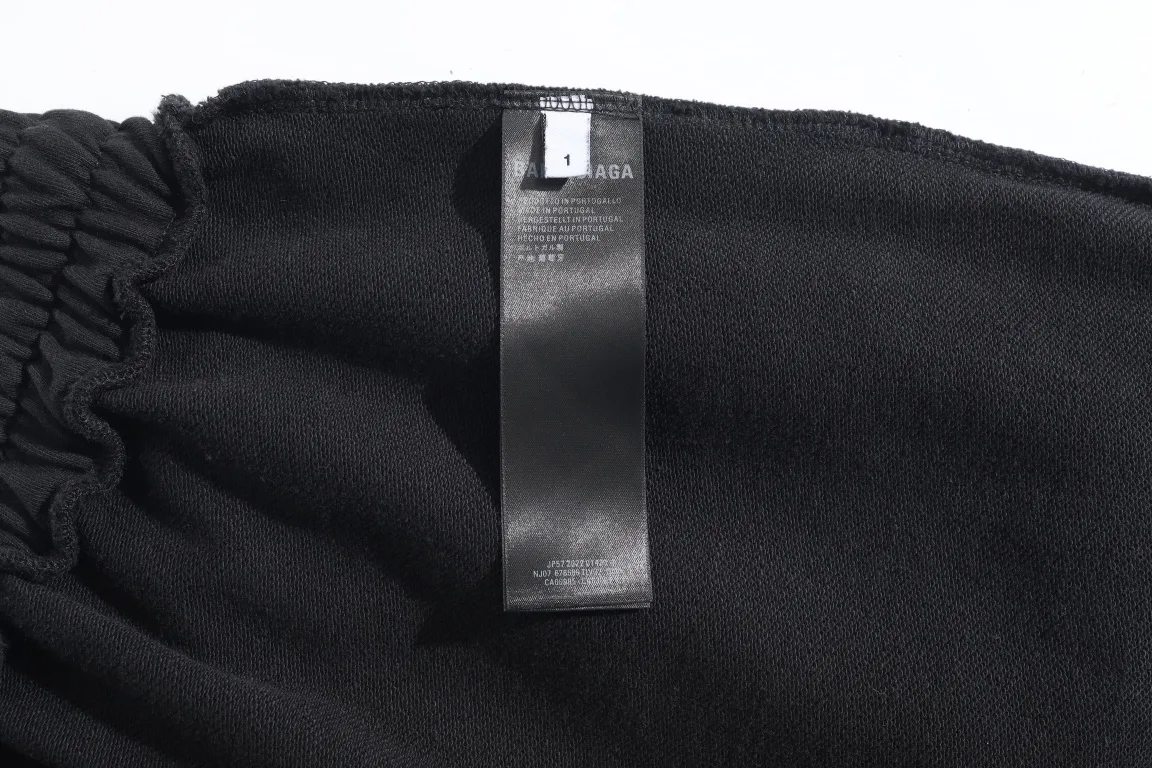 Signature Print Distressed Sweatpants D27921312 — view 17