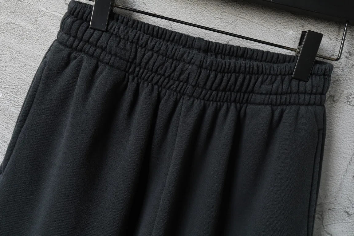 Lion Crest Embroidered Wide-Leg Sweats D25518778 — view 15
