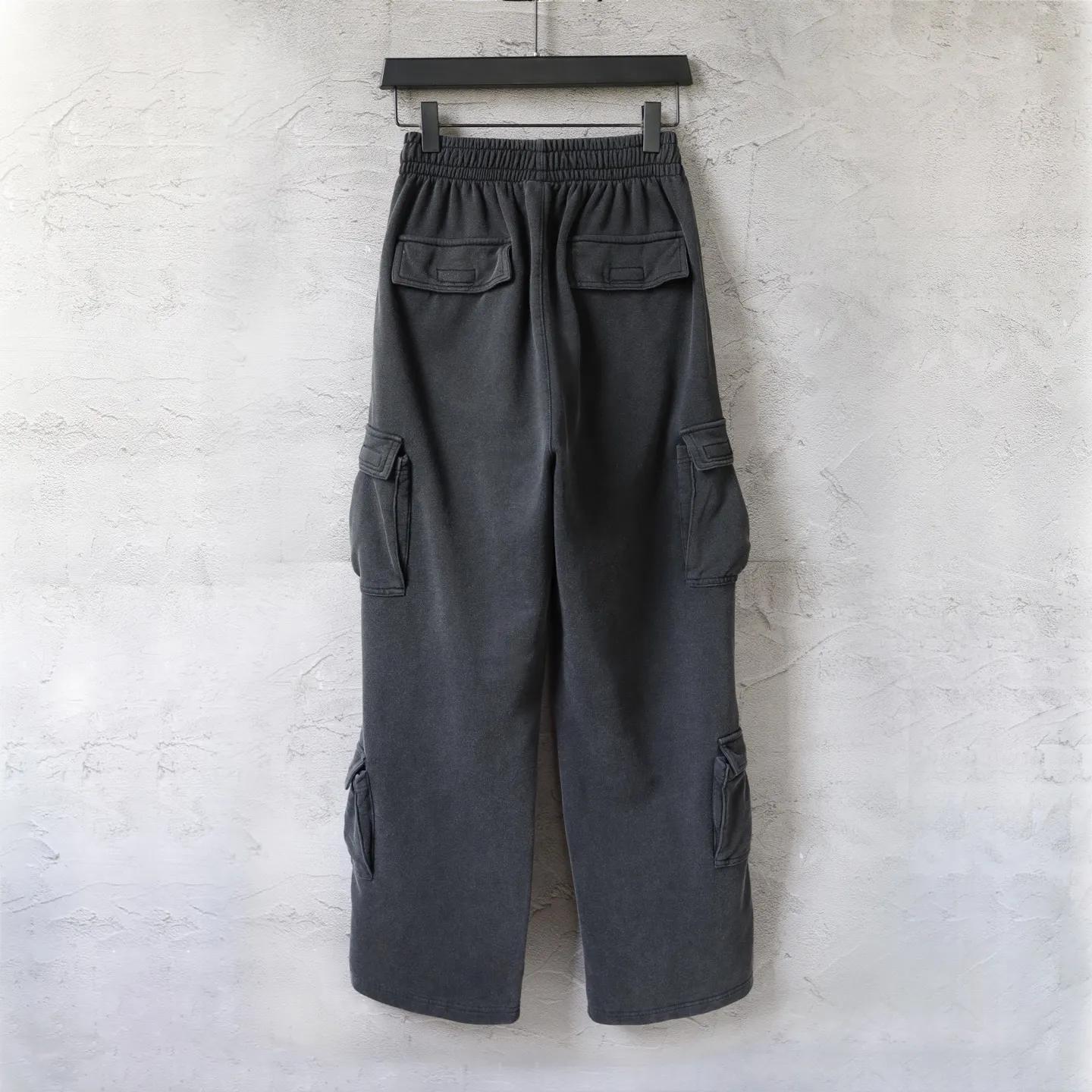 Washed Cotton-Jersey Cargo Sweats D34912515 — view 2