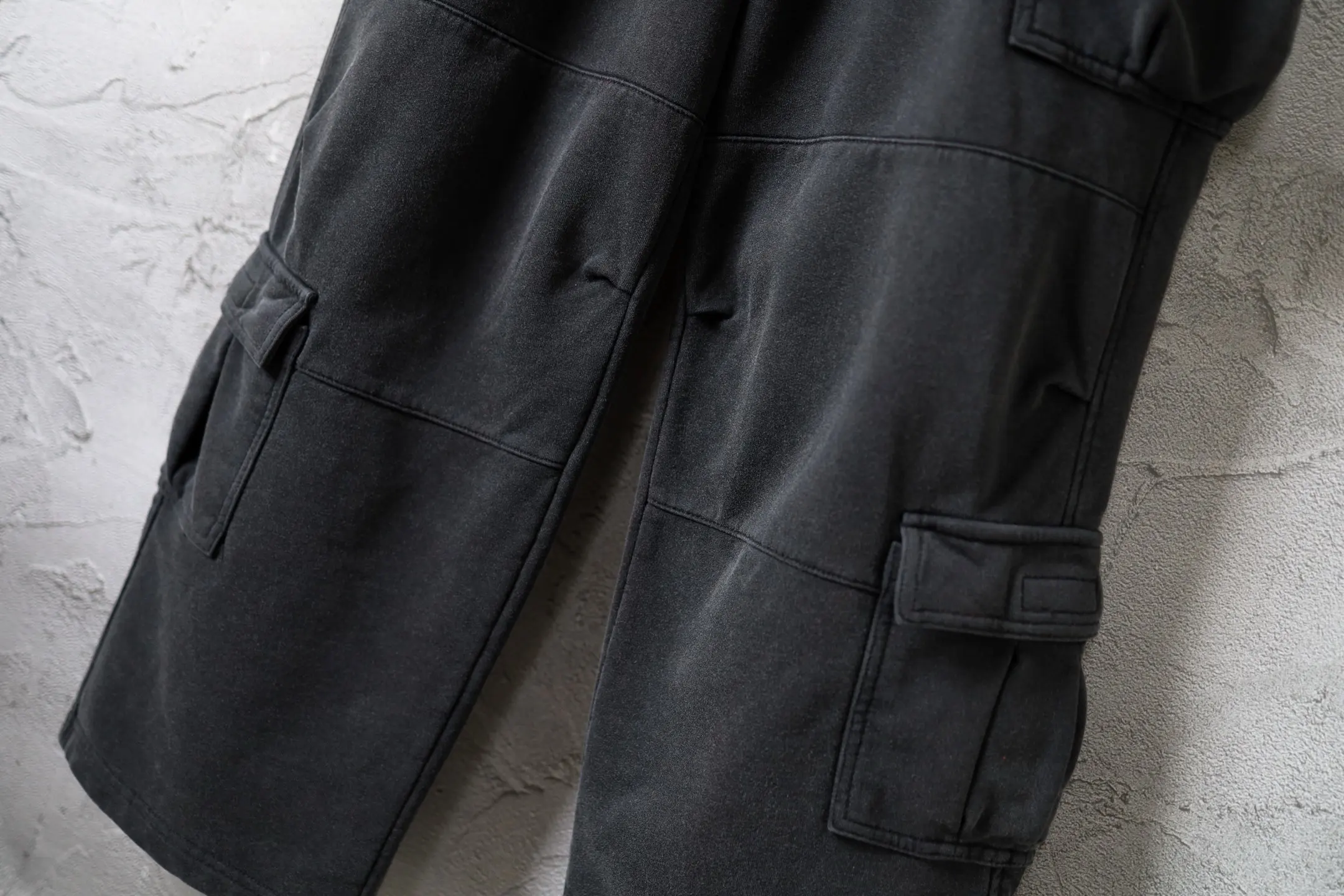 Washed Cotton-Jersey Cargo Sweats D34912515 — view 3
