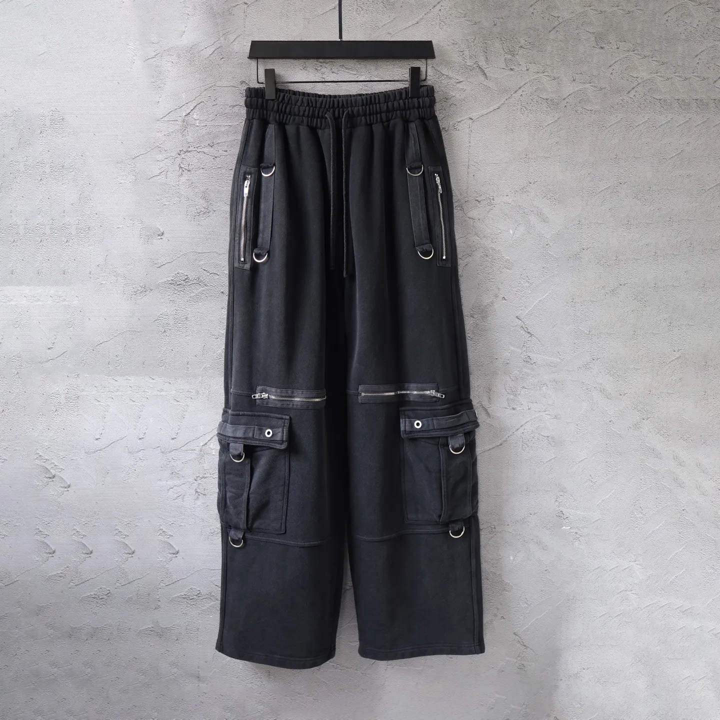 Washed Cotton Cargo Sweatpants D39921292