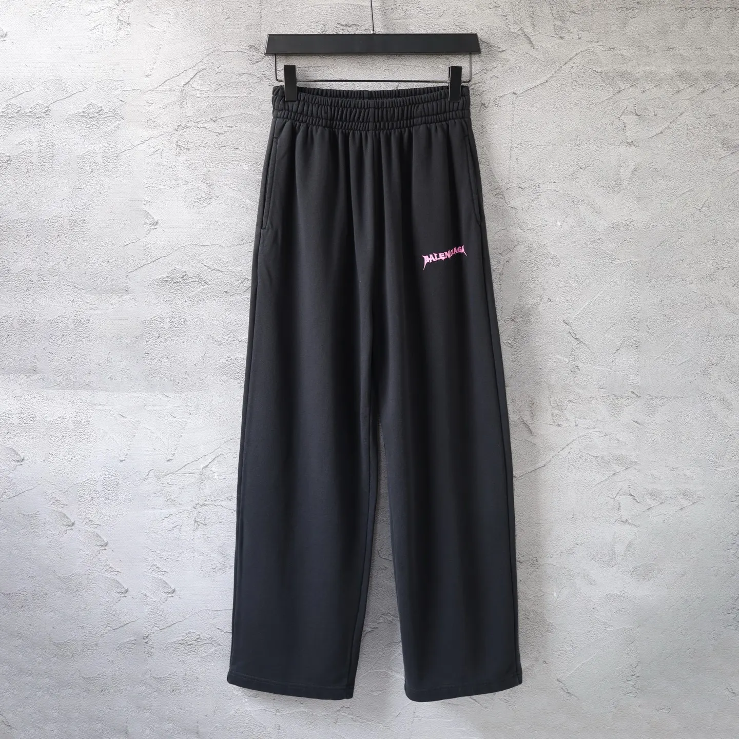 Logo Embroidered Wide-Leg Sweats D22521279