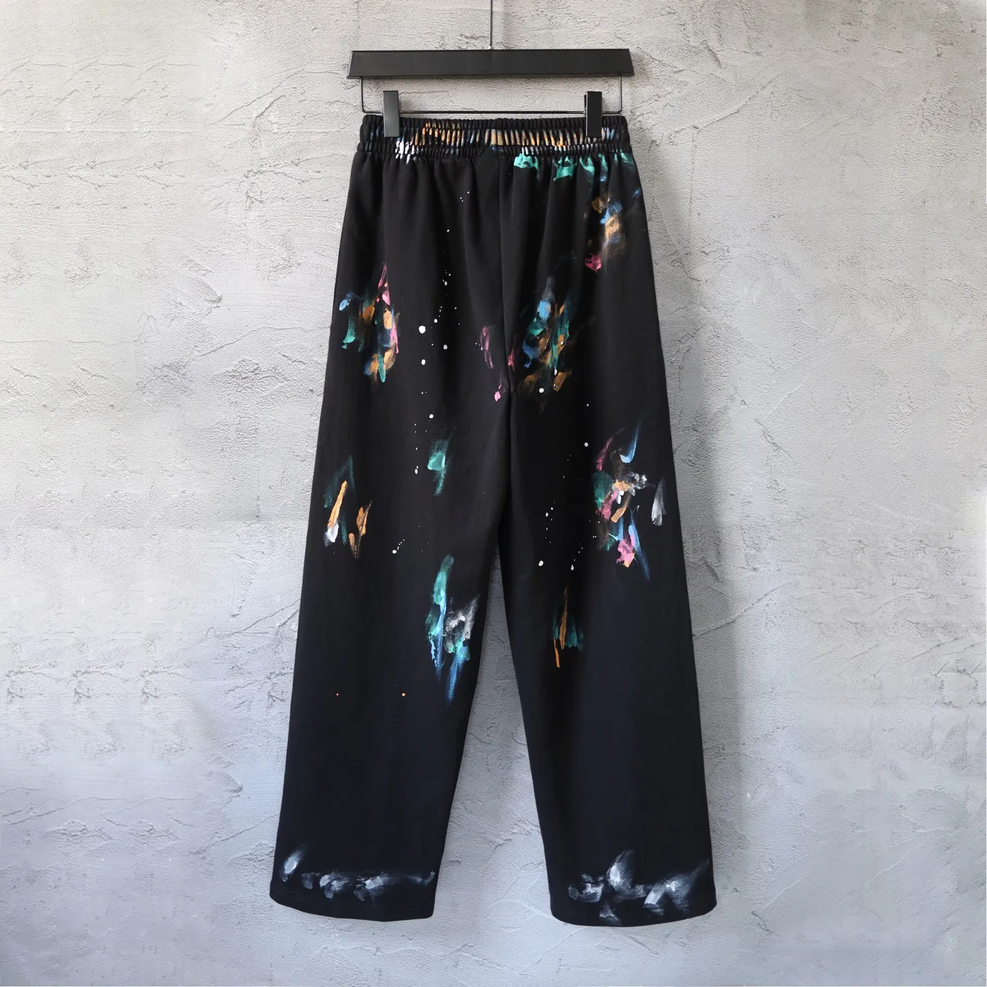 Graffiti Print Oversized Sweatpants D29921276 — view 2