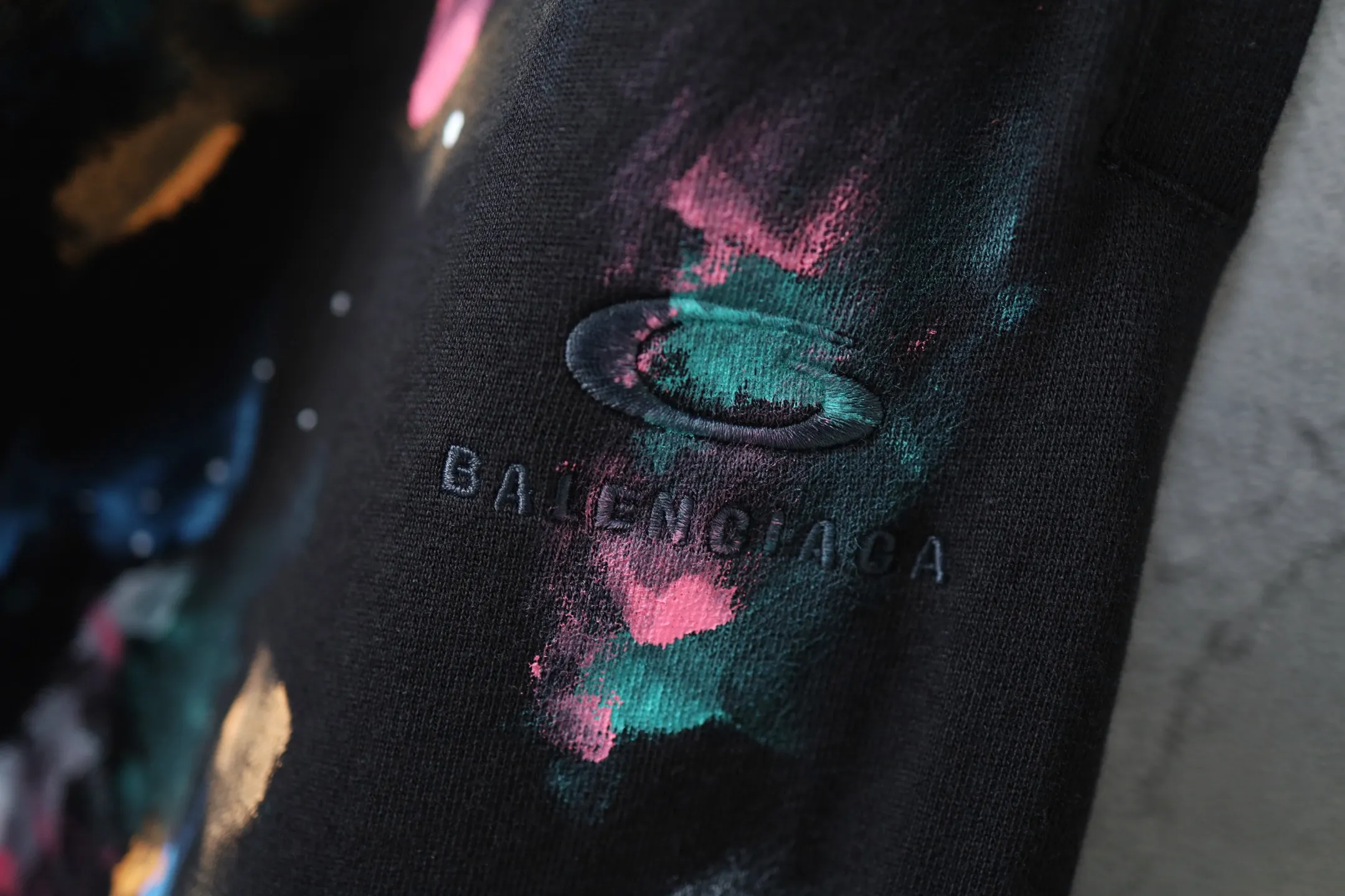 Graffiti Print Oversized Sweatpants D29921276 — view 4