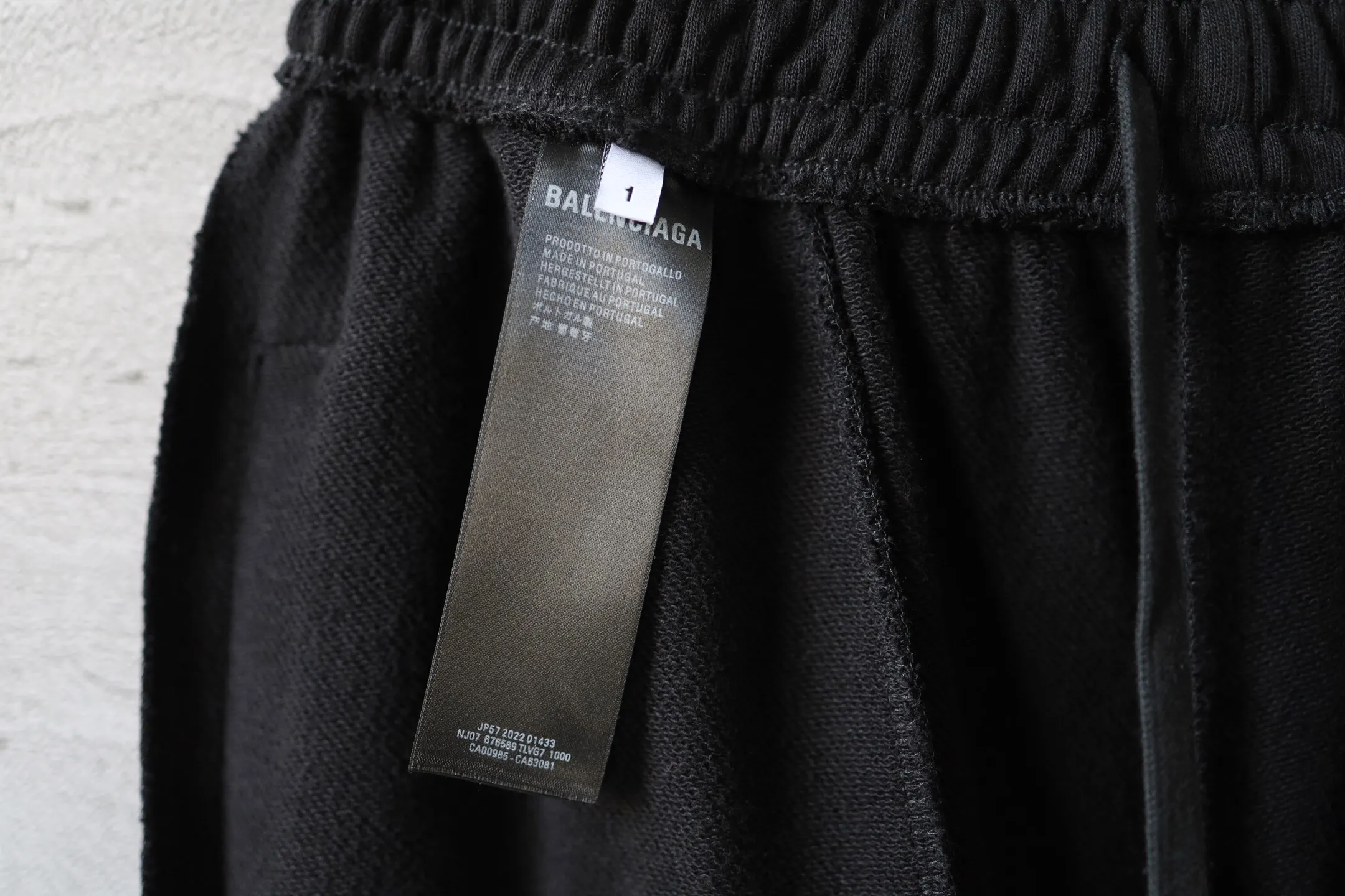 Graffiti Print Oversized Sweatpants D29921276 — view 9