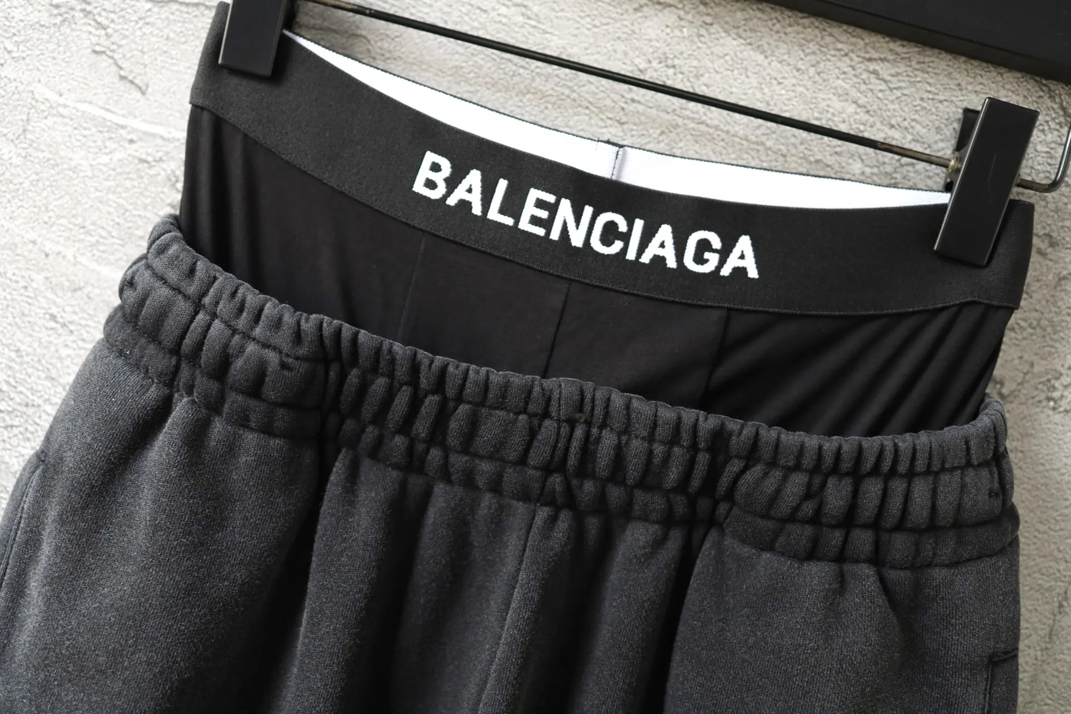 Trompe L'oeil Layered Waistband Sweatpants D25921311 — view 12