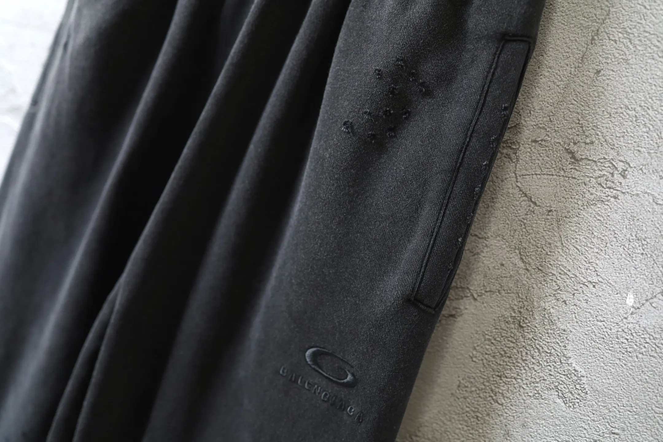 Trompe L'oeil Layered Waistband Sweatpants D25921311 — view 15
