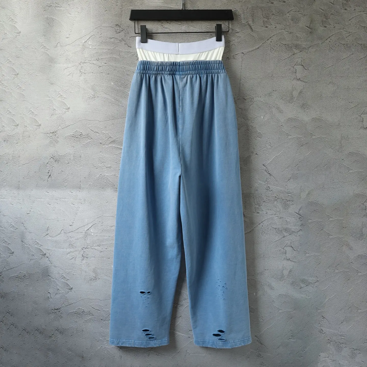 Trompe L'oeil Layered Waistband Distressed Sweats D25918774 — view 2