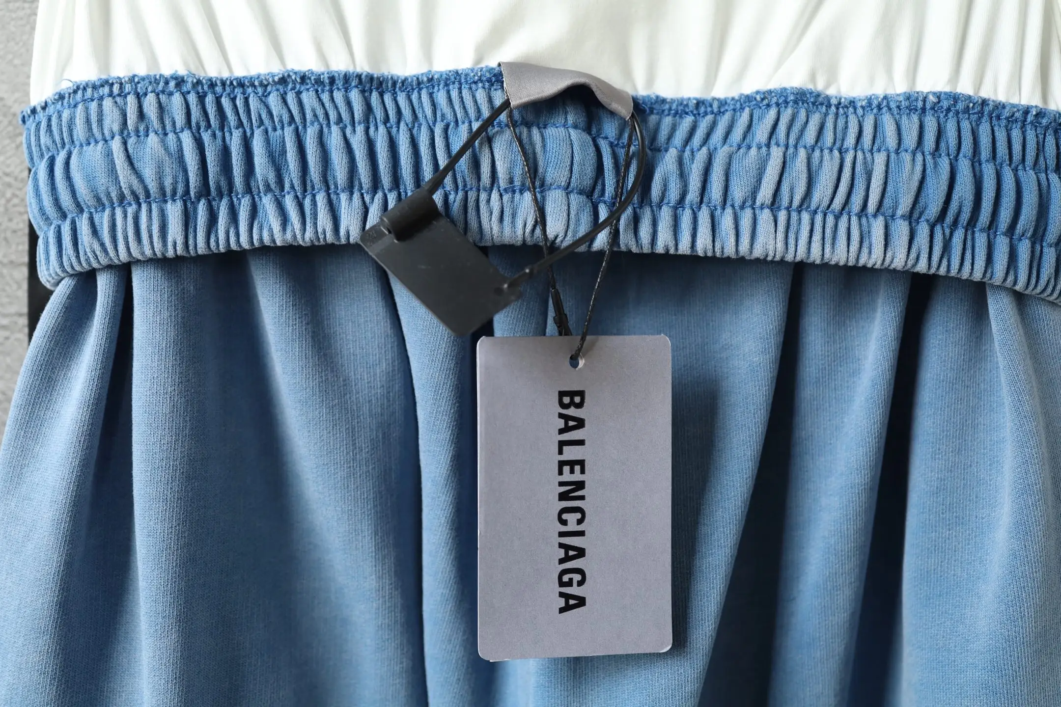 Trompe L'oeil Layered Waistband Distressed Sweats D25918774 — view 8