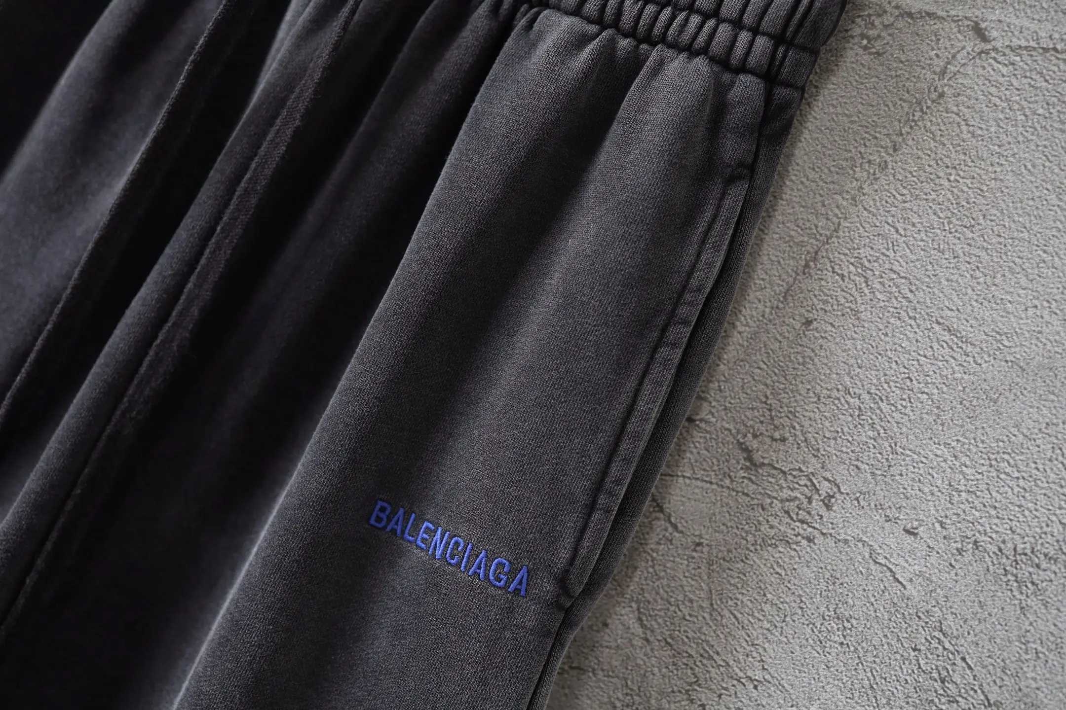 Logo-Embroidered Garment-Dyed Sweatpants D27918776 — view 13