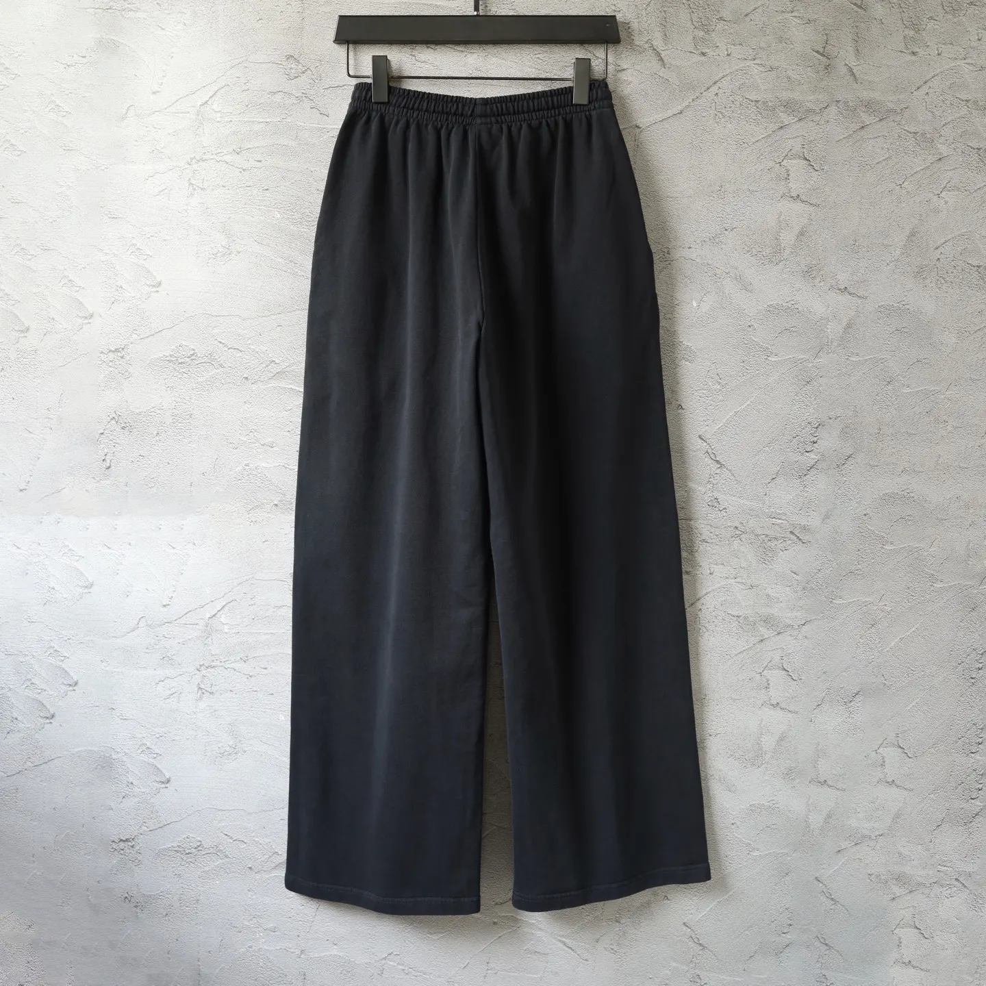 Graphic Print Wide-Leg Sweatpants D27918770 — view 11