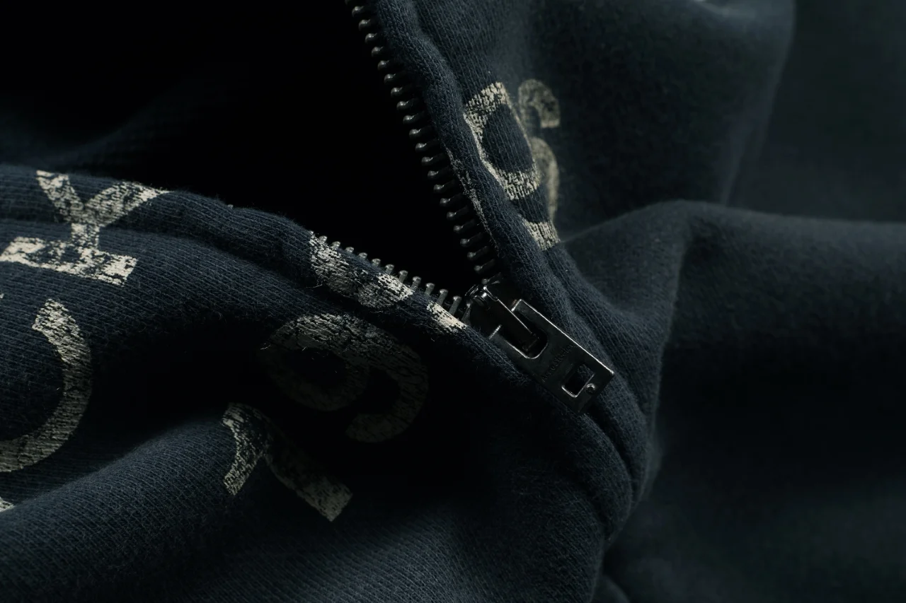 Logo Print Distressed Zip-Up Sweatshirt D19511724 — view 7
