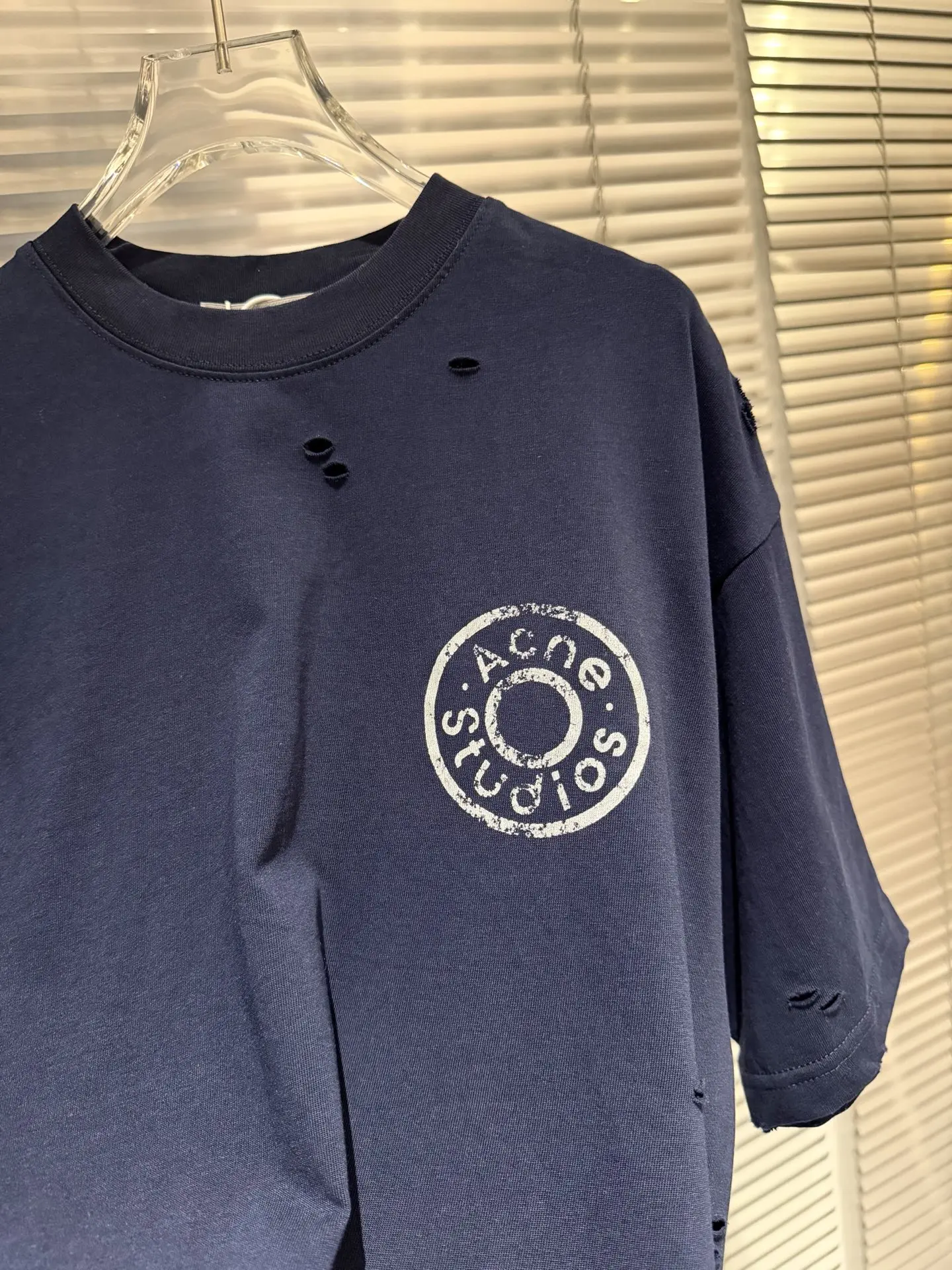 Distressed Logo-Print Cotton T-Shirt D10011366 — view 8