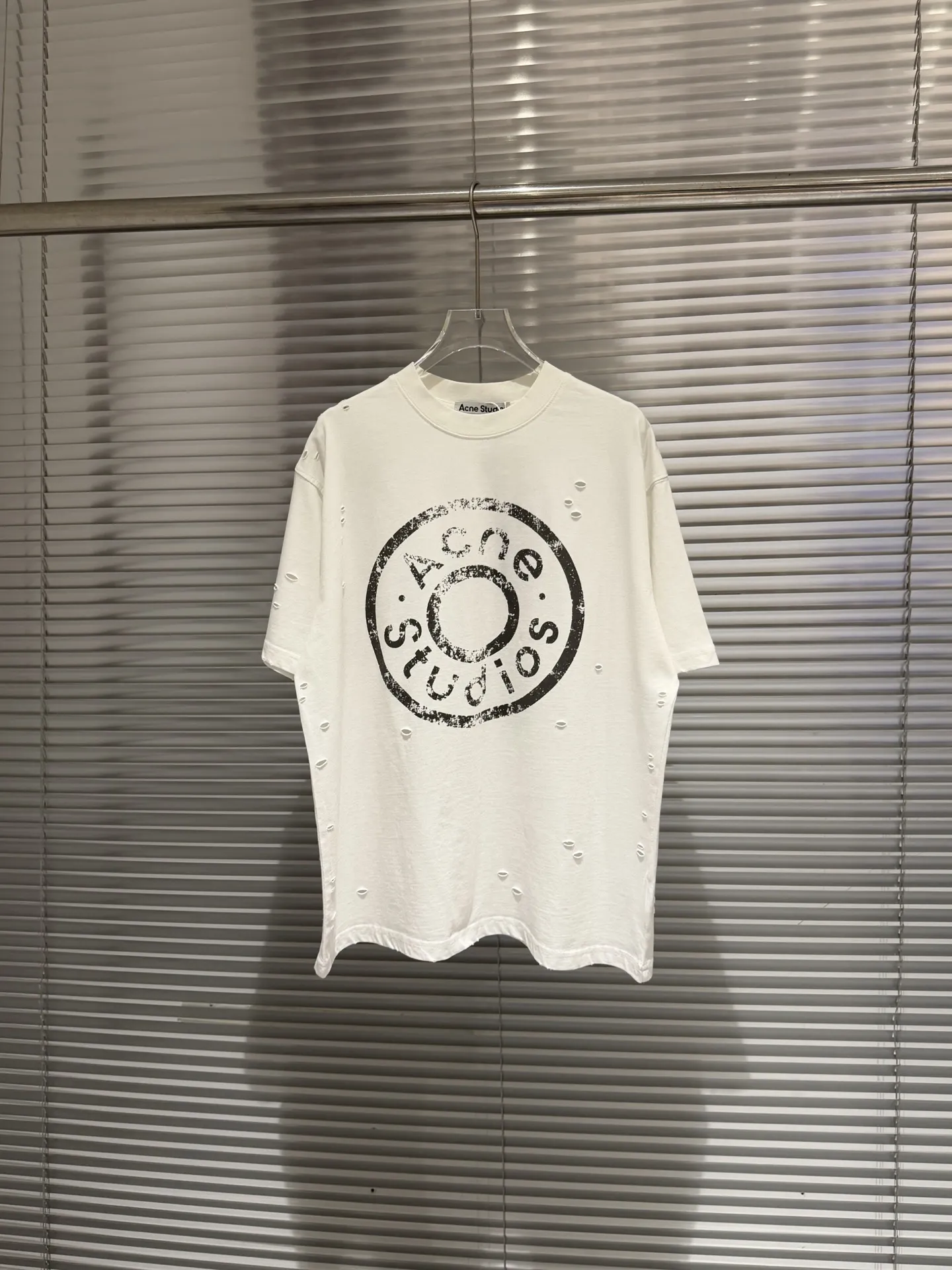 Distressed Logo-Print Cotton T-Shirt D11011378 — view 6