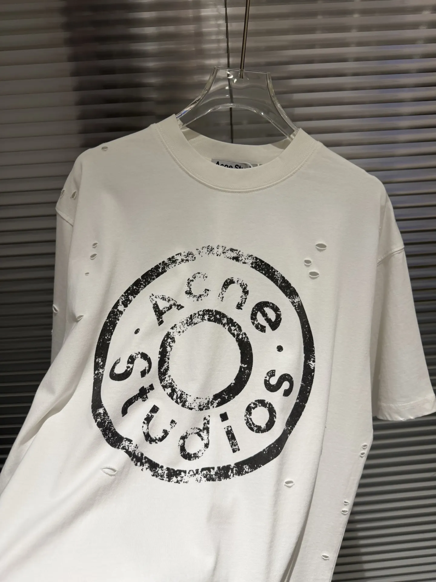 Distressed Logo-Print Cotton T-Shirt D11011378 — view 7