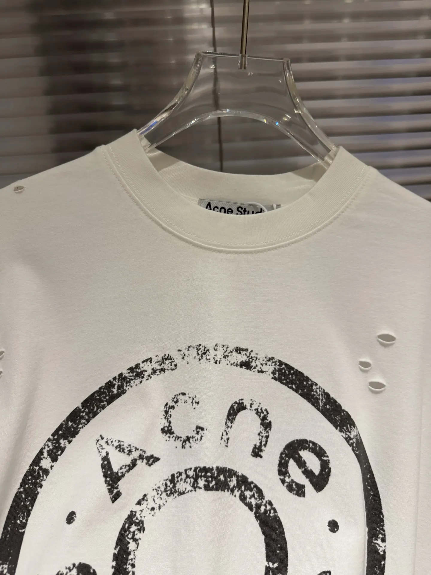 Distressed Logo-Print Cotton T-Shirt D11011378 — view 8