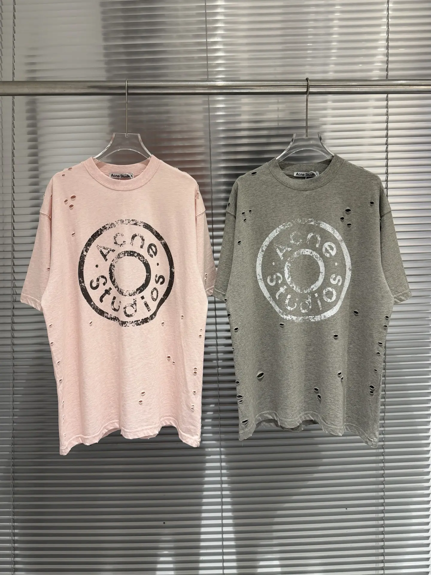 Distressed Logo-Print Cotton T-Shirt D11011378 — view 10