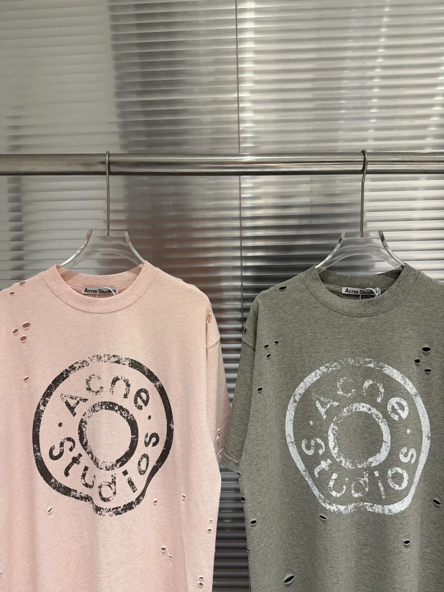 Distressed Logo-Print Cotton T-Shirt D11011378 — view 13