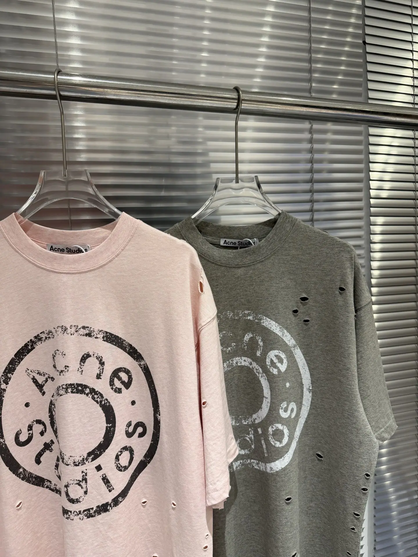 Distressed Logo-Print Cotton T-Shirt D11011378 — view 15