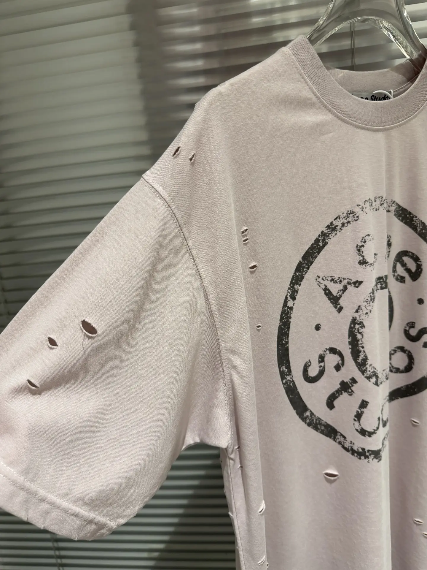Distressed Logo-Print Cotton T-Shirt D9511367 — view 7