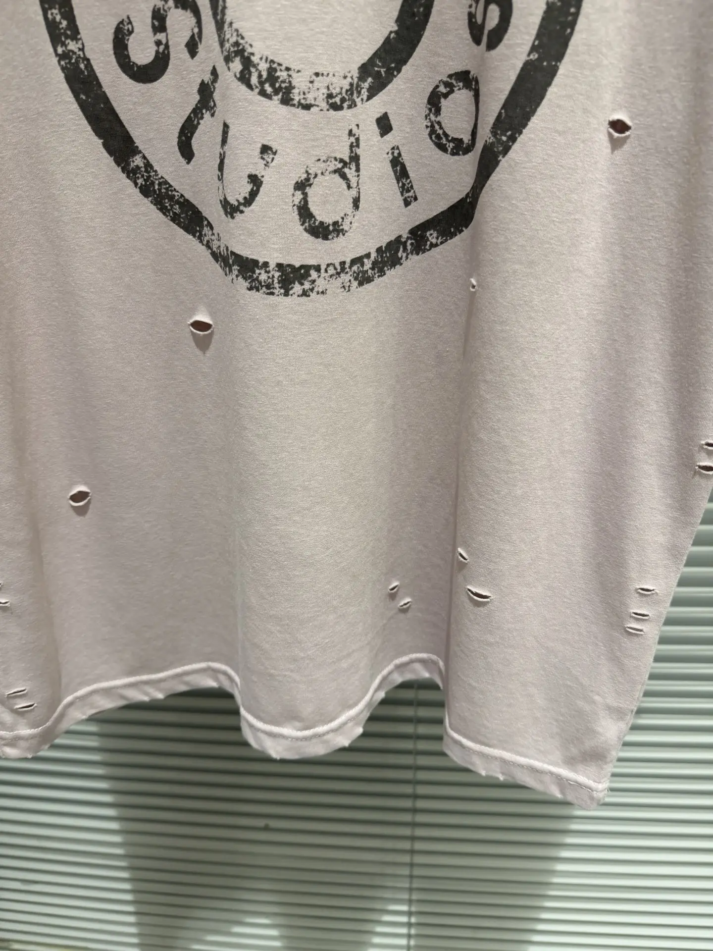 Distressed Logo-Print Cotton T-Shirt D9511367 — view 9