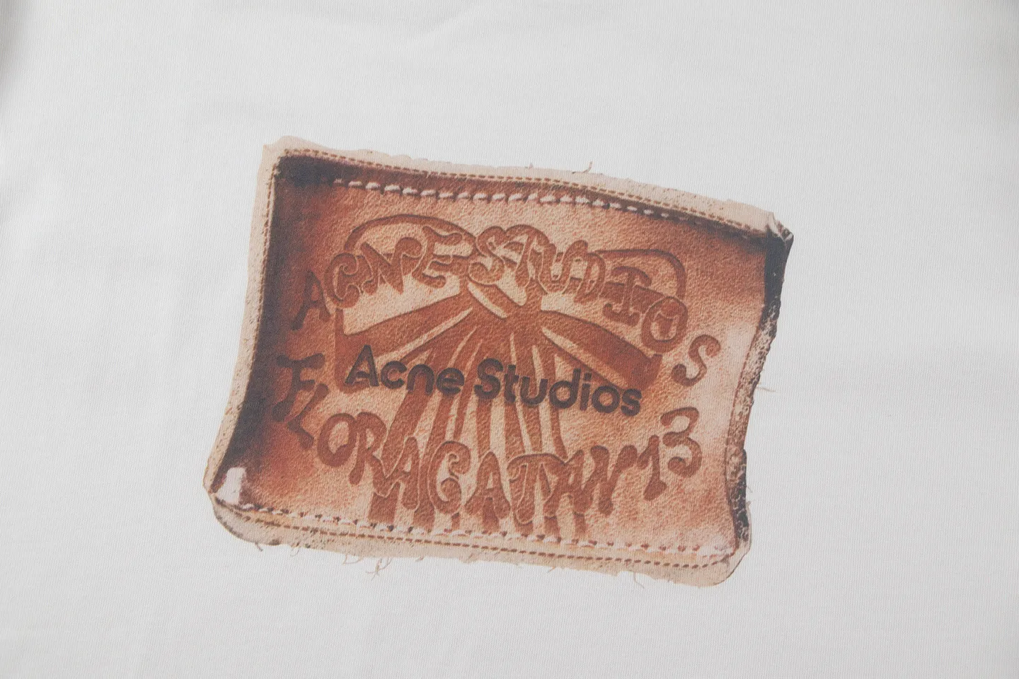 Distressed Patch Logo Oversized T-Shirt D10011389 — view 4