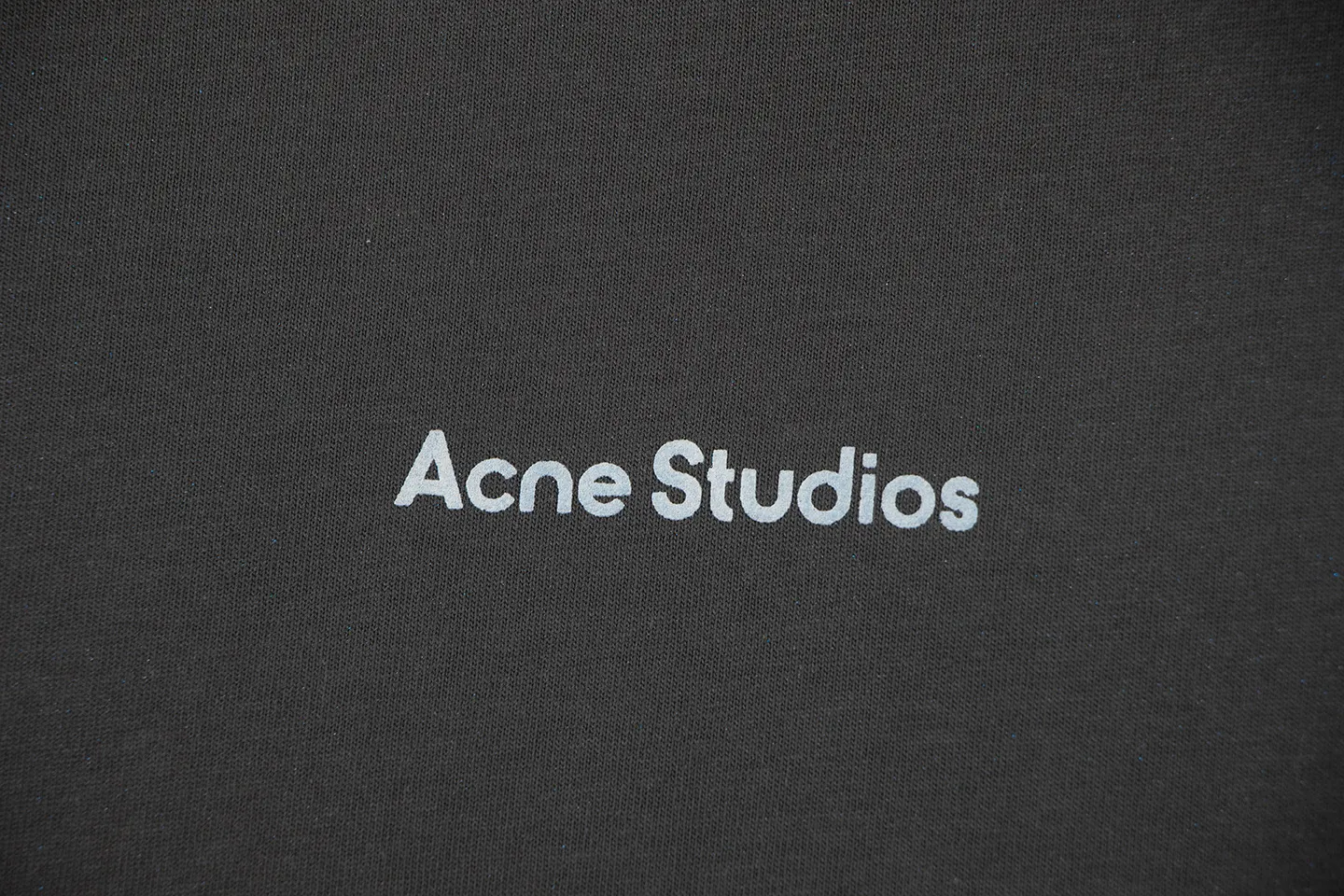 Logo-Print Iridescent Spray-Paint T-Shirt D11511401 — view 4