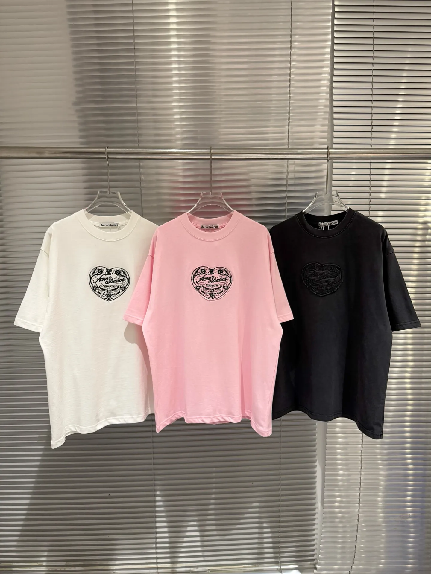 Heart Embroidery Oversized T-Shirt D10011402