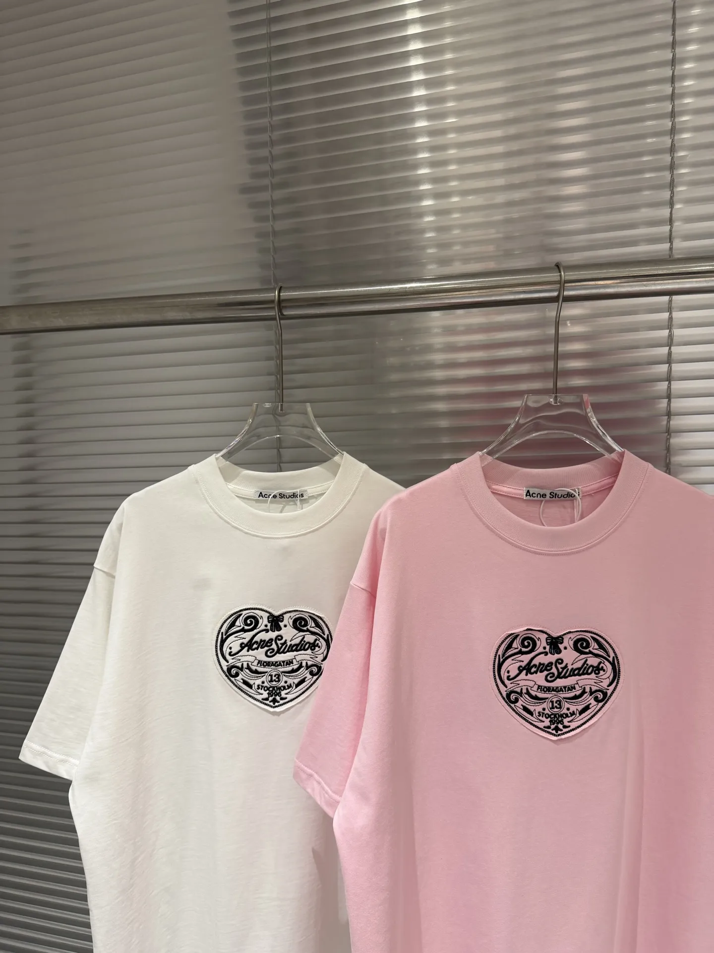 Heart Embroidery Oversized T-Shirt D10011402 — view 4